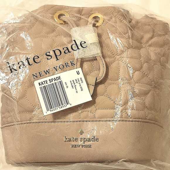 Spade Flower Grey Quilted Fabic Bucket Bag - Picture 5 of 5